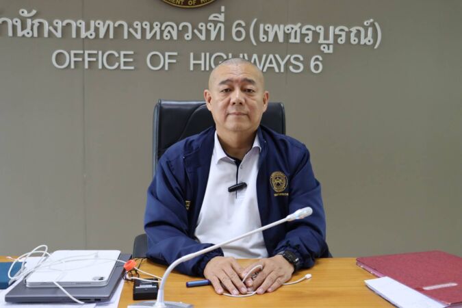 นายพงศกร จุลละโพธิ รองอธิบดีฝ่ายบำรุงทาง เป็นประธานในการประชุมมาตราการประหยัดพลังงานไฟฟ้าแสงสว่างบนทางหลวง