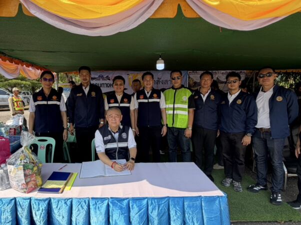 นายทวีศักดิ์ รุจิจรรยาวัฒน์ ผู้อำนวยการสำนักงานทางหลวงที่ 6 พร้อมคณะ ลงพื้นที่ตรวจเยี่ยมจุดบริการทั่วไทย