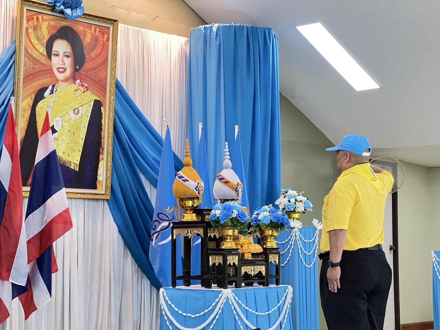 นายทวีศักดิ์ รุจิจรรยาวัฒน์ ผู้อำนวยการสำนักงานทางหลวงที่ 6 นำคณะผู้บริหาร ข้าราชการ พนักงานราชการ และเจ้าหน้าที่สำนักงานทางห